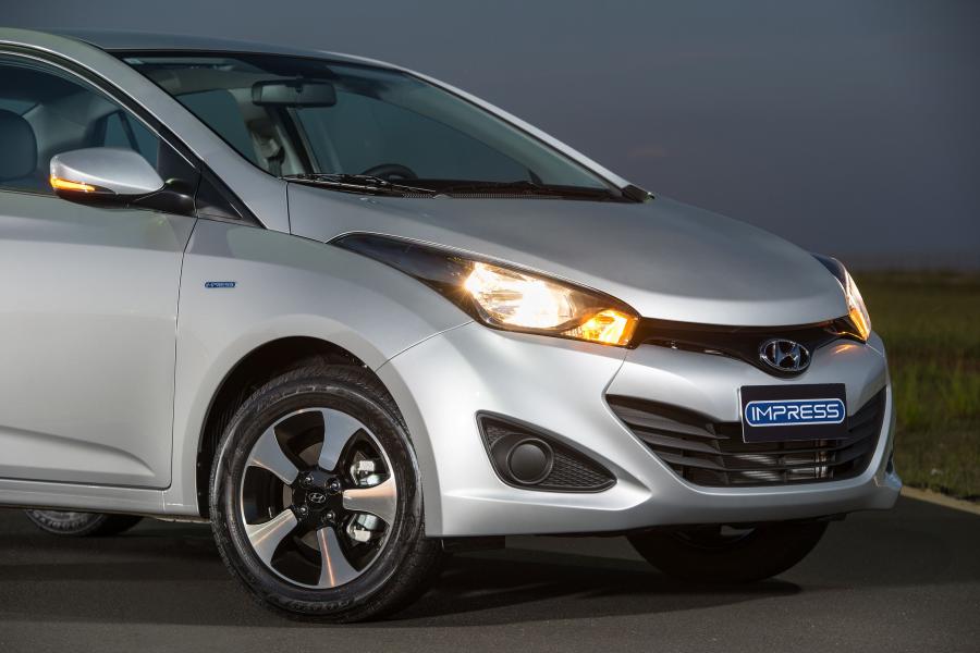 Детали экстерьера Hyundai HB20S Impress 2015 года  (фото 7 из 13)